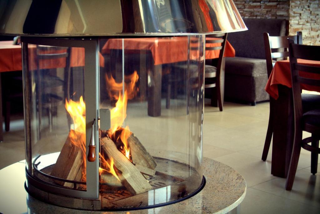 Family Hotel Komhotel Berkovitsa Eksteriør billede